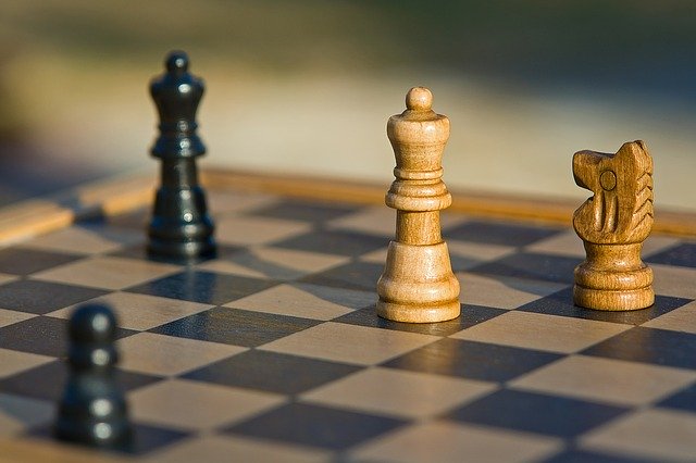 beneficios de jugar al ajedrez